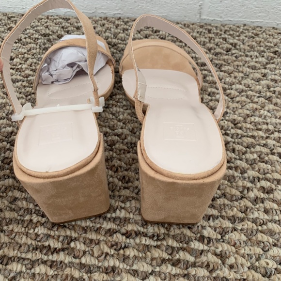 ✨Brand New David’s Bridal Nude Heels✨ - Picture 10 of 11